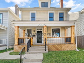Building Photo - 463 S 22nd St