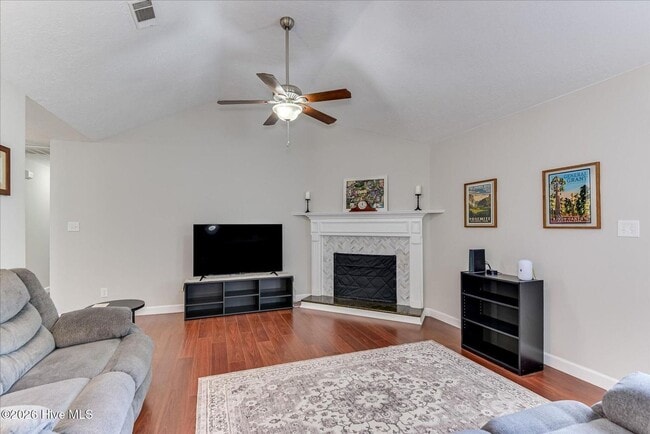 Building Photo - 135 Summerfield Cir