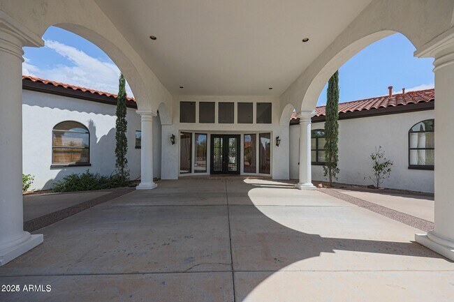 Building Photo - 8171 E Whispering Wind Dr