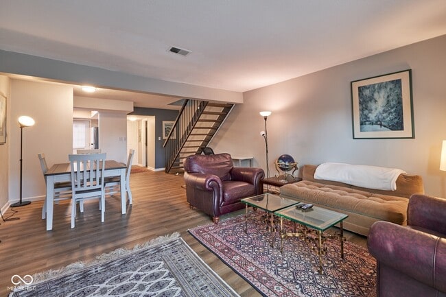 Building Photo - 7458 Countrybrook Dr