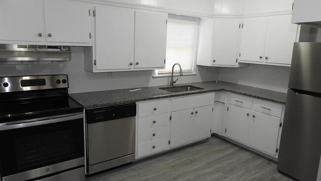 Building Photo - 811 N 82nd Street