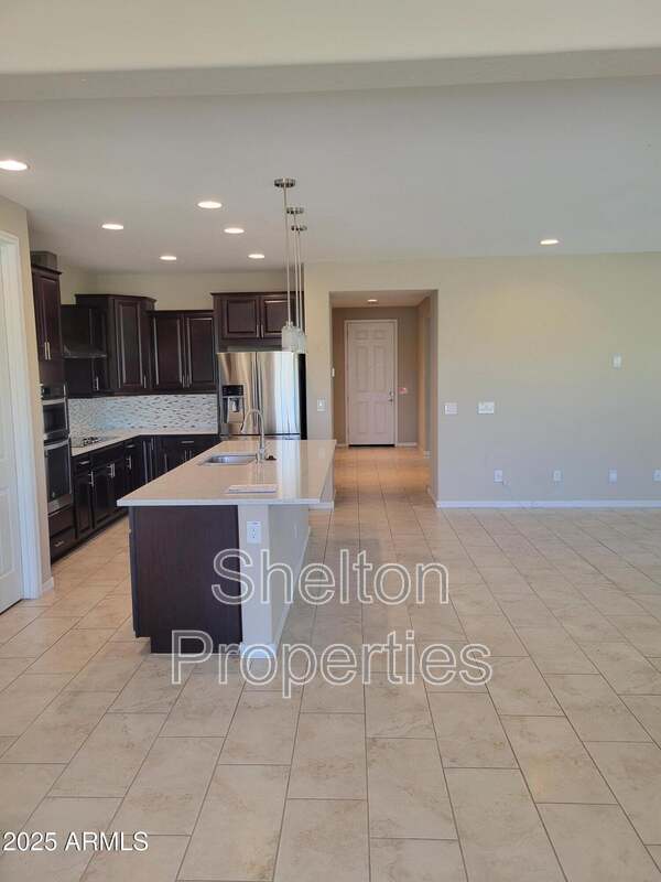Building Photo - 6516 W Madre Del Oro Dr