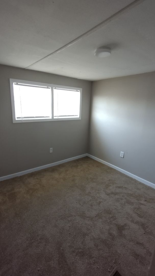 Foto del edificio - 2 Bedrooms with 2 Bathrooms Home on Large ...