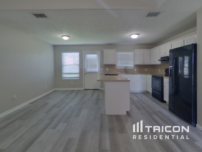 Foto del edificio - 16295 Hidden Deer Ln