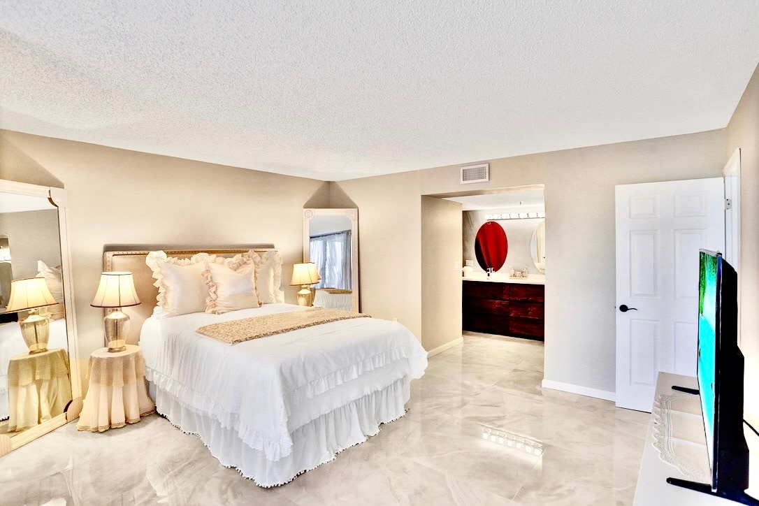 Photo - 7001 Environ Blvd (Lauderhill, FL)
