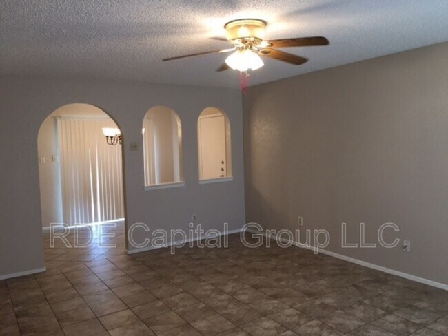 Foto del edificio - 1413 Eagle Pass Dr