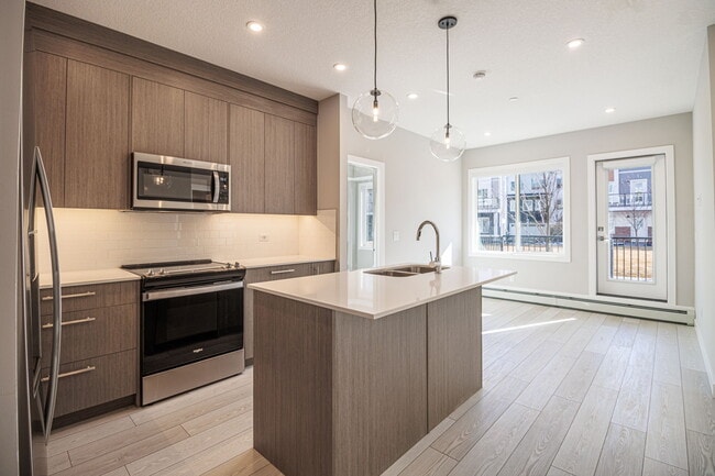 Building Photo - 6 Merganser Dr W