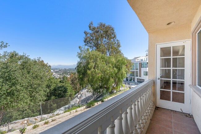 Foto del edificio - 3962 Oakfield Dr