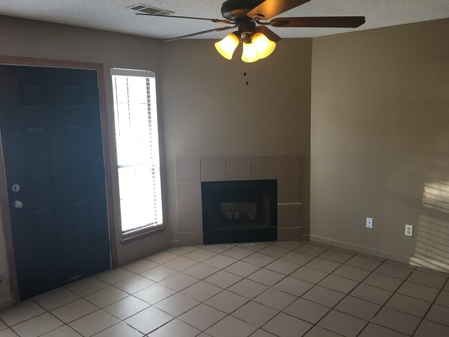 Building Photo - 20 Edgehill Cove