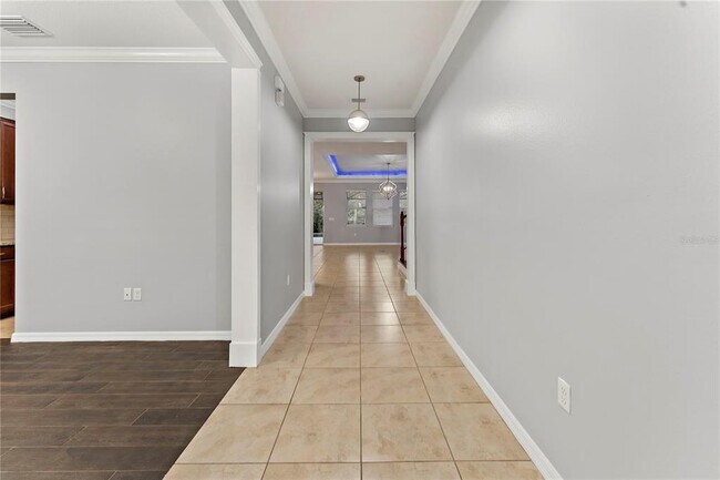 Building Photo - 3012 Esmeralda Dr