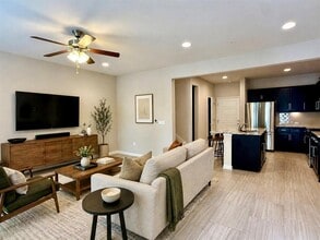 Building Photo - 6814 E Riverside Dr
