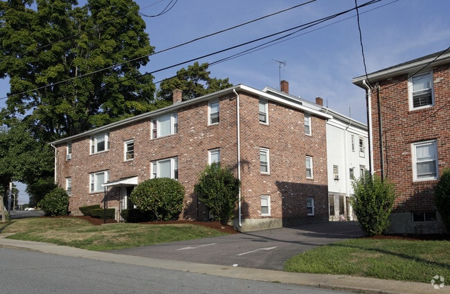 Building Photo - Lincoln Place