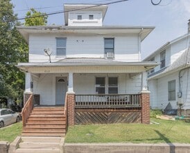 Building Photo - 717 Lyon St