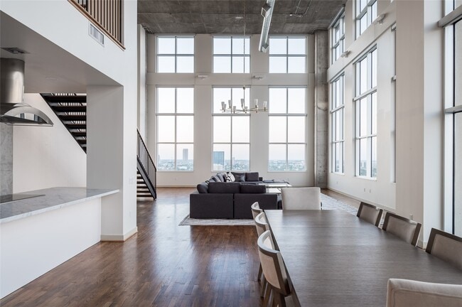 Foto del edificio - 4899 Montrose Blvd