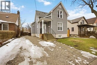 Building Photo - 243 Brock St S