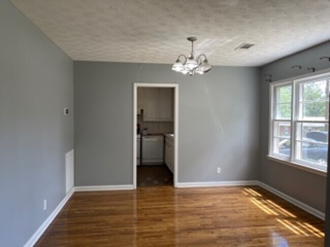 Foto del edificio - 604 Crossley Ave