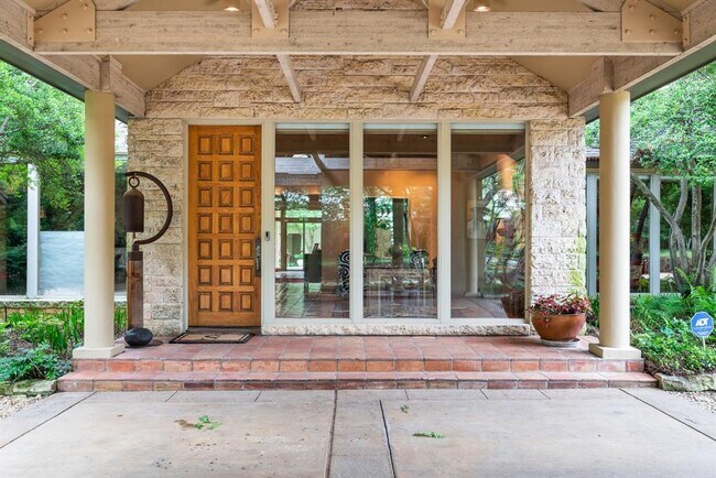 Building Photo - 4410 Walnut Hill Ln