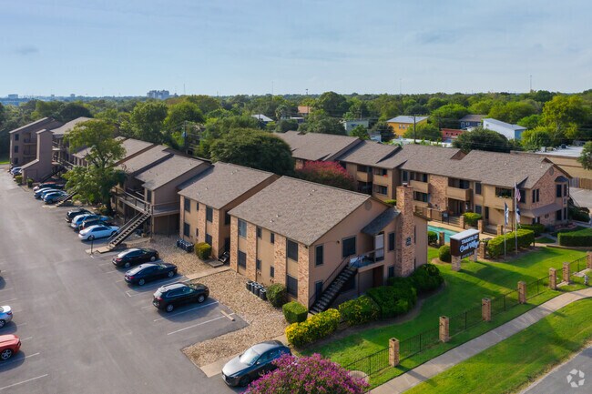 Foto del edificio - Tramor at Creek Village