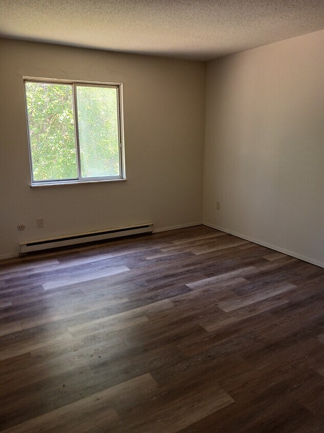 Building Photo - 1510 Brooke Park Dr