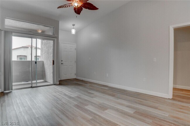 Foto del edificio - 2305 W Horizon Ridge Pkwy