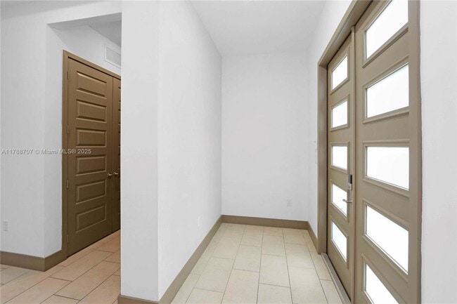 Building Photo - 15957 SW 136 Way