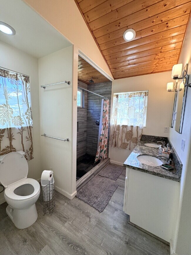 Foto del edificio - Available Now!  Fully Furnished 3bd/2ba ho...