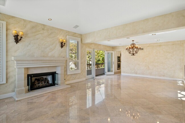 Building Photo - 408 Pso Miramar