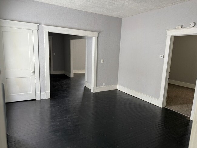 Building Photo - 24-26 Clarke Avenue, First Floor