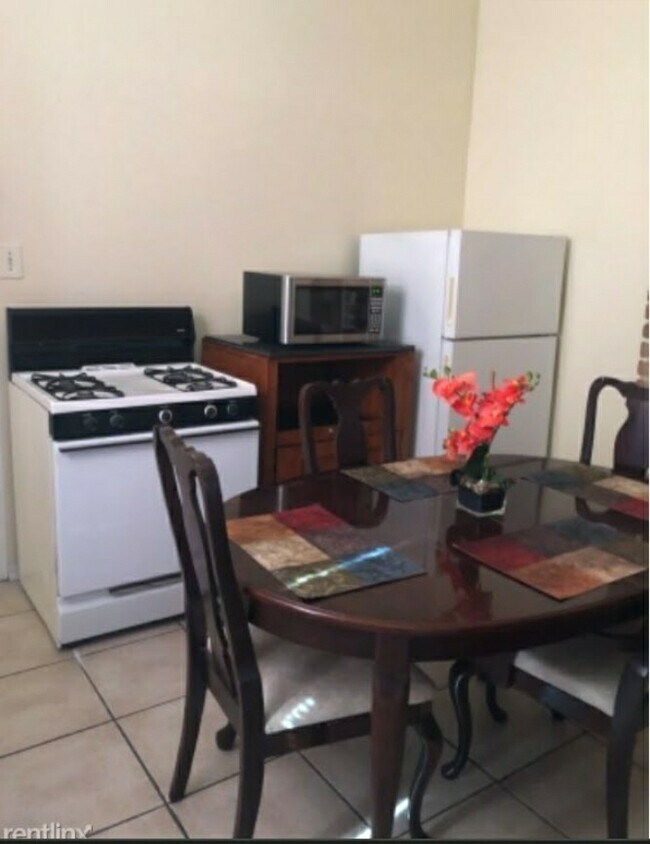Cocina - 3109 Milan St