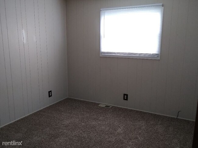 Building Photo - 4563 Berrywood Dr N