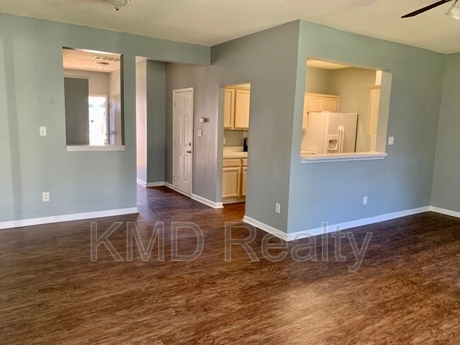 Building Photo - 5307 Waverly Lynn Ln