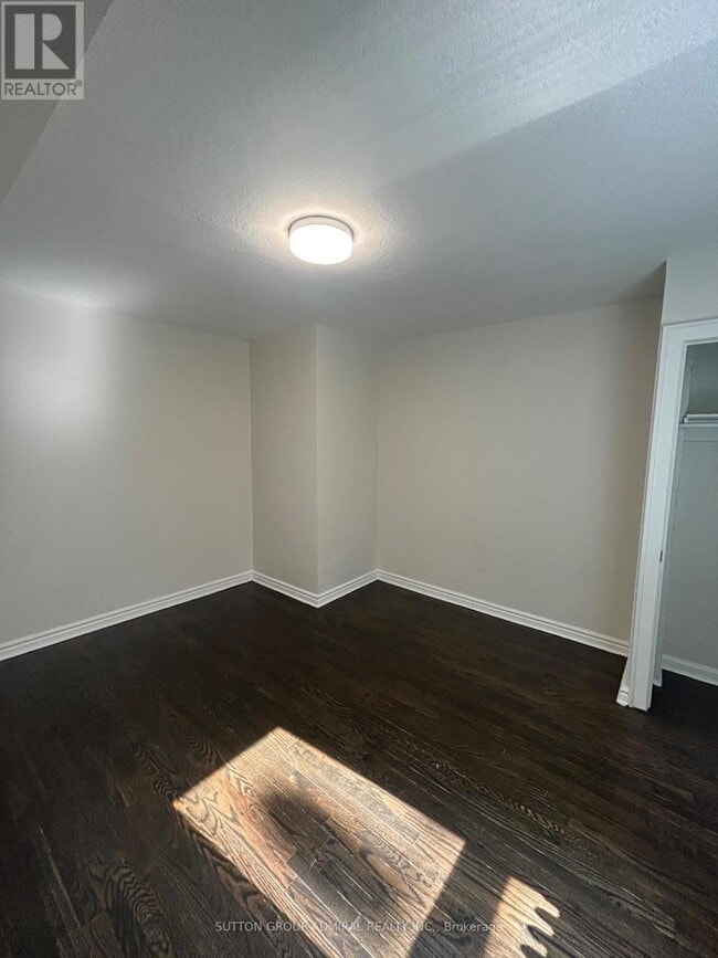 Building Photo - 166 Eastbourne Ave