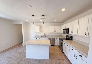 Building Photo - 7501 E Deer Valley Rd