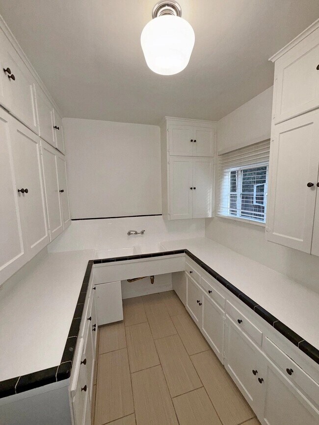 Foto del edificio - 9120 Beverly Blvd