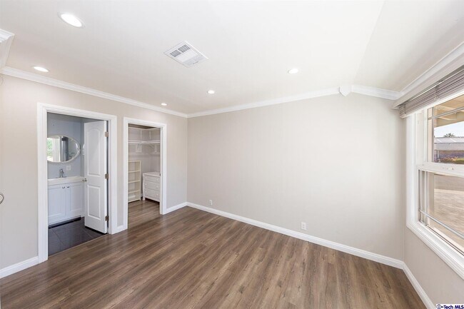 Foto del edificio - 7317 Katherine Ave