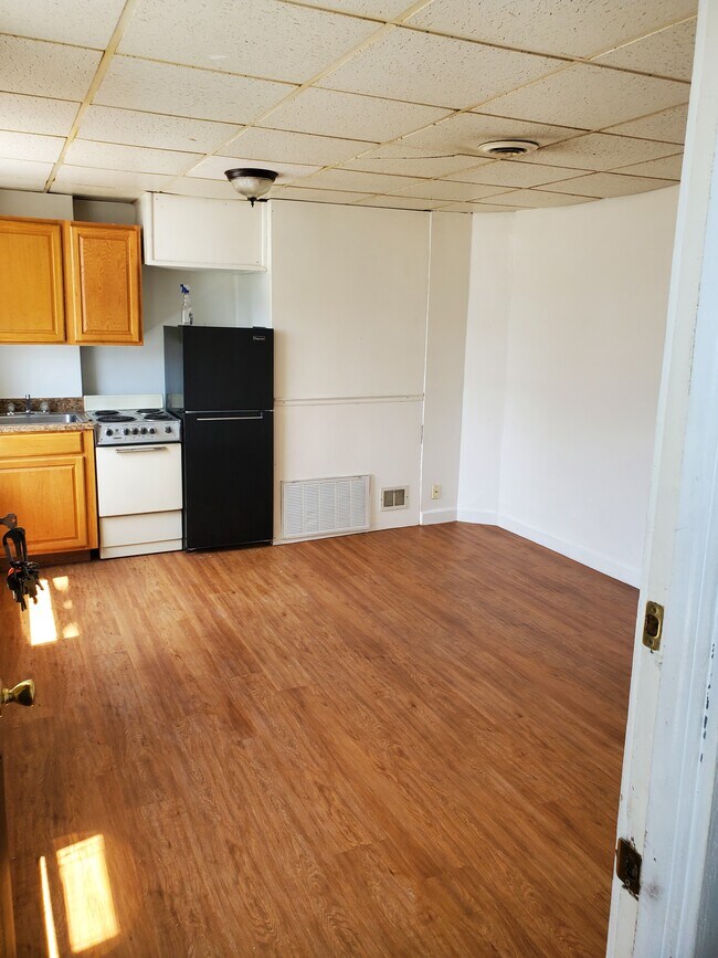 Building Photo - 1600 Falck Ave