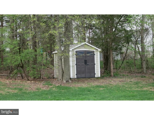 Building Photo - 86 York Dr
