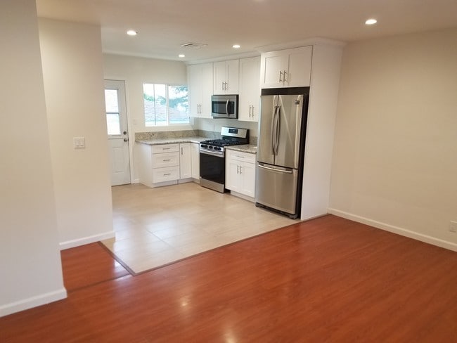 Kitchen - 2517 Foothill Blvd
