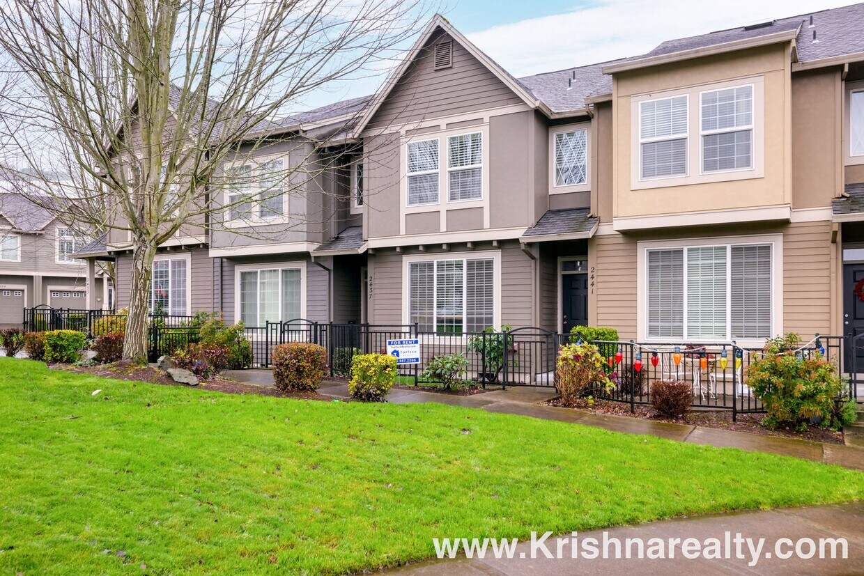 Foto principal - Lovely Home In A Excellent Location! 2 Bed...
