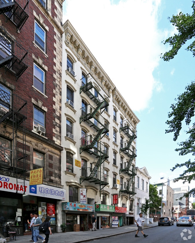 Building Photo - 125 Elizabeth St