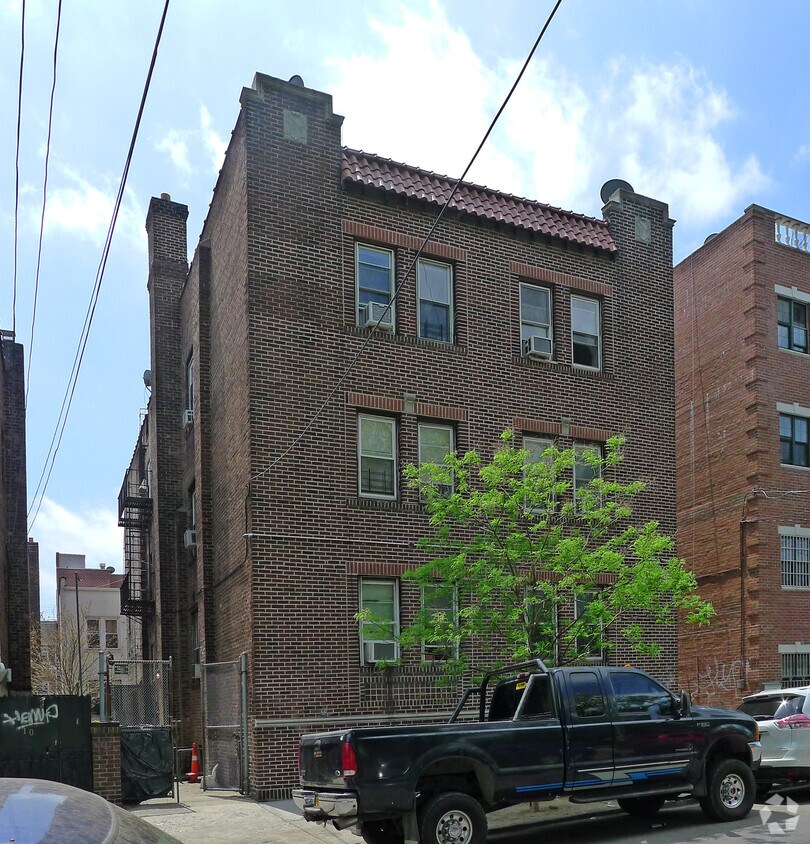 Building Photo - 10308 42nd Ave