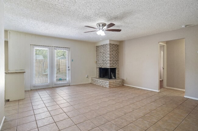 Building Photo - 5645 Macgregor Dr