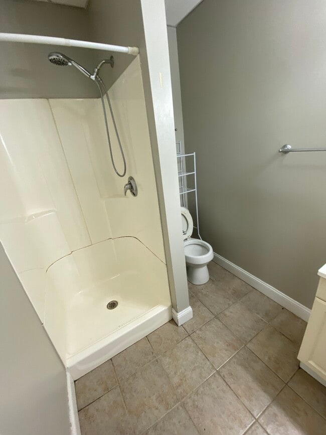 *Pictures are representative samples of the advertised unit. In some cases, the actual units you tou - 43 Fairfield St