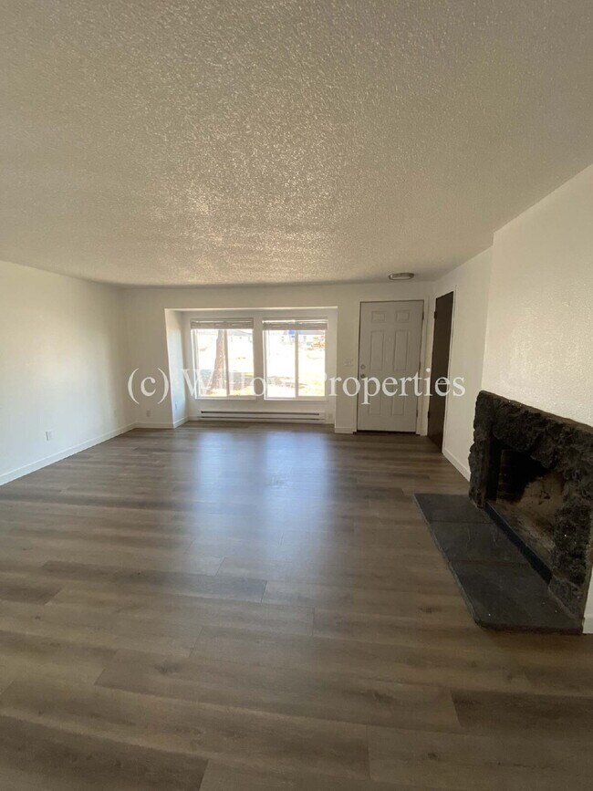 Building Photo - Two Bedroom Duplex