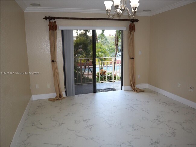 Foto del edificio - 8401 NW 8th St