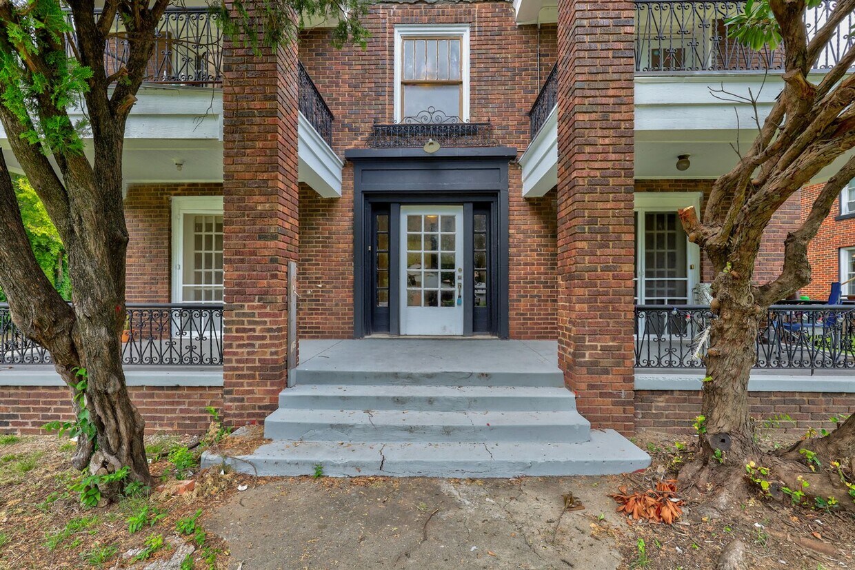 Exquisite 1 Bedroom Brownstone Apartment w... House Rental in Oklahoma City, OK