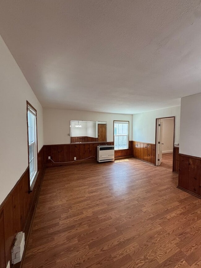 Building Photo - 2636 E Wall St