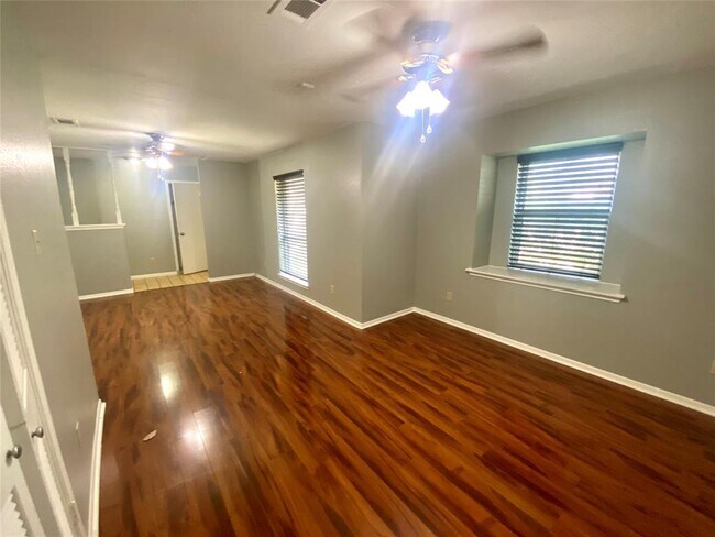 Foto del edificio - 3290 Hunters Glen Dr