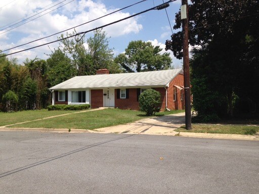 Building Photo - 7201 Claymore Ave