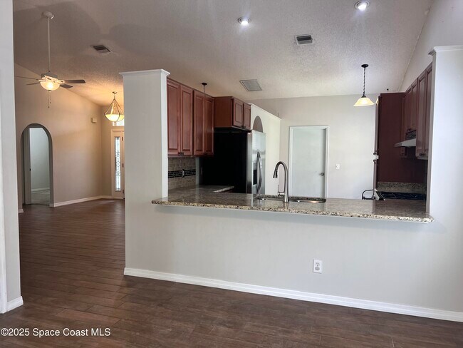 Foto del edificio - 2918 Pebble Creek St